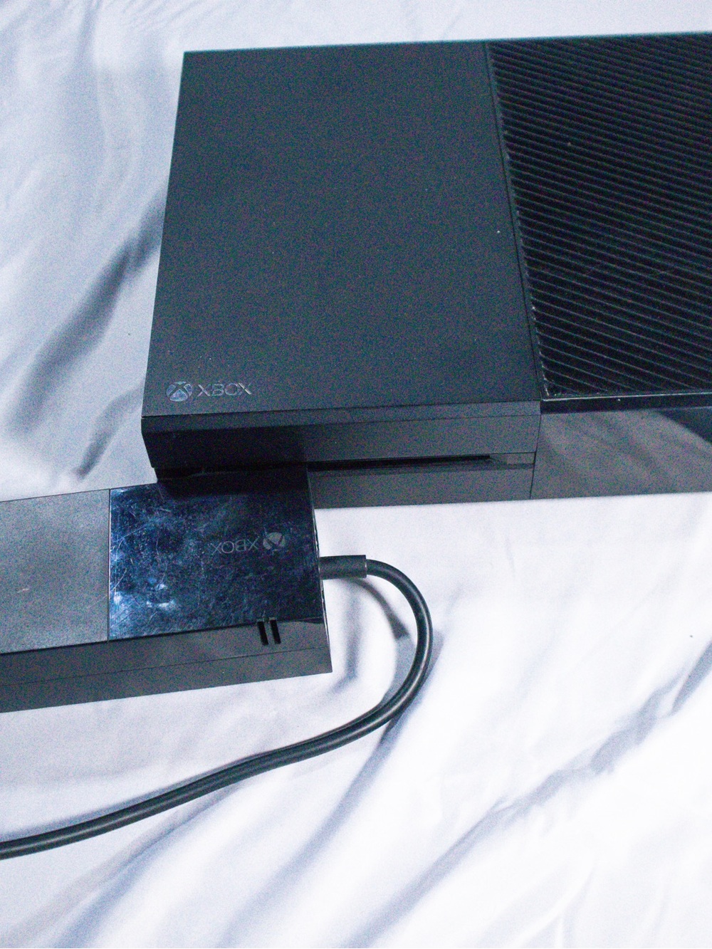 Xbox One Console Includes Wireless Volcano Shadow Red Controller - Picture 2 of 7